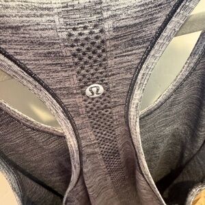 LULULEMON WOMEN'S SIZE 6 GREY RACERBACK ACTIVE TANK EXCELLENT CONDITION